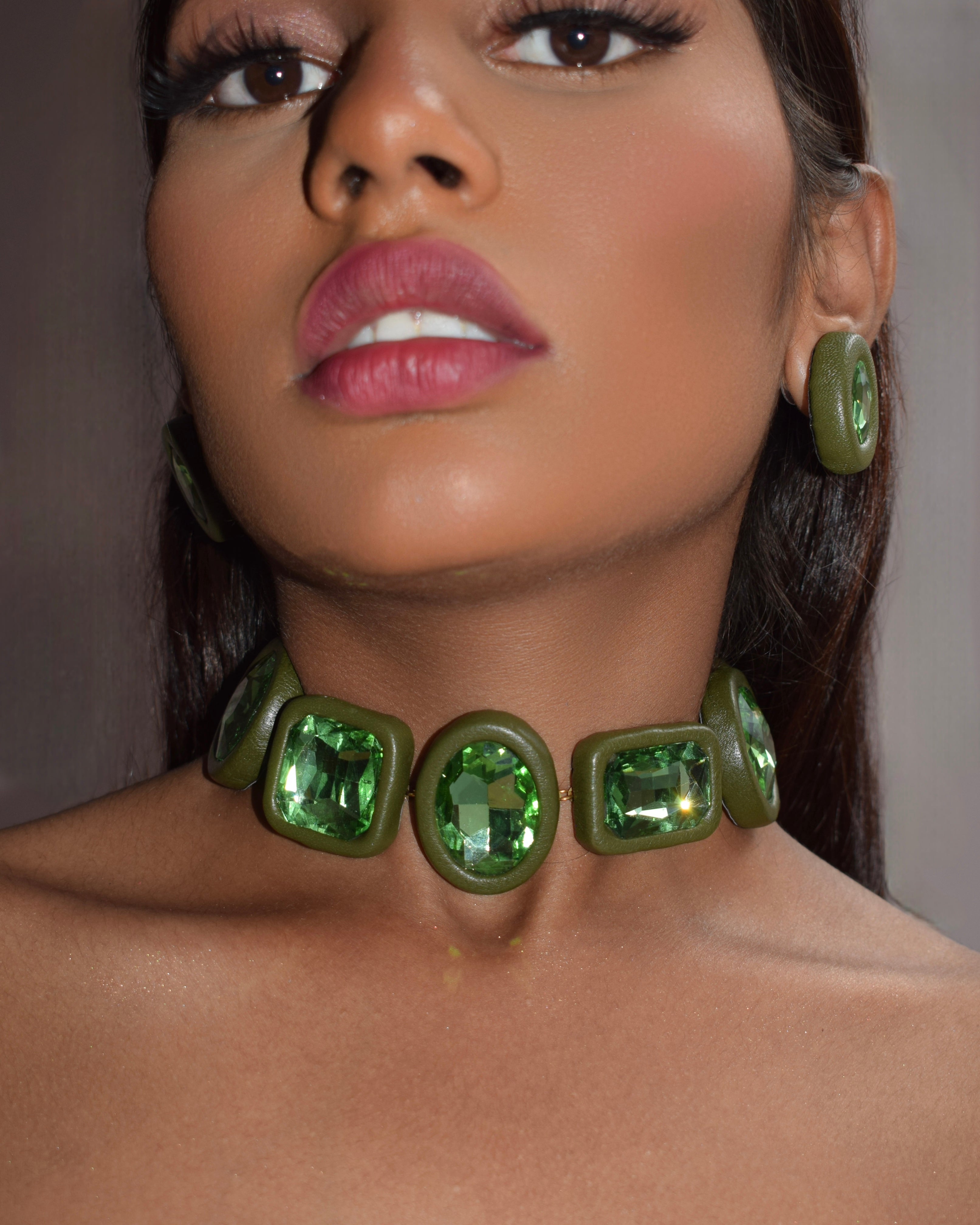AURORA CHOKER - OLIVE GREEN
