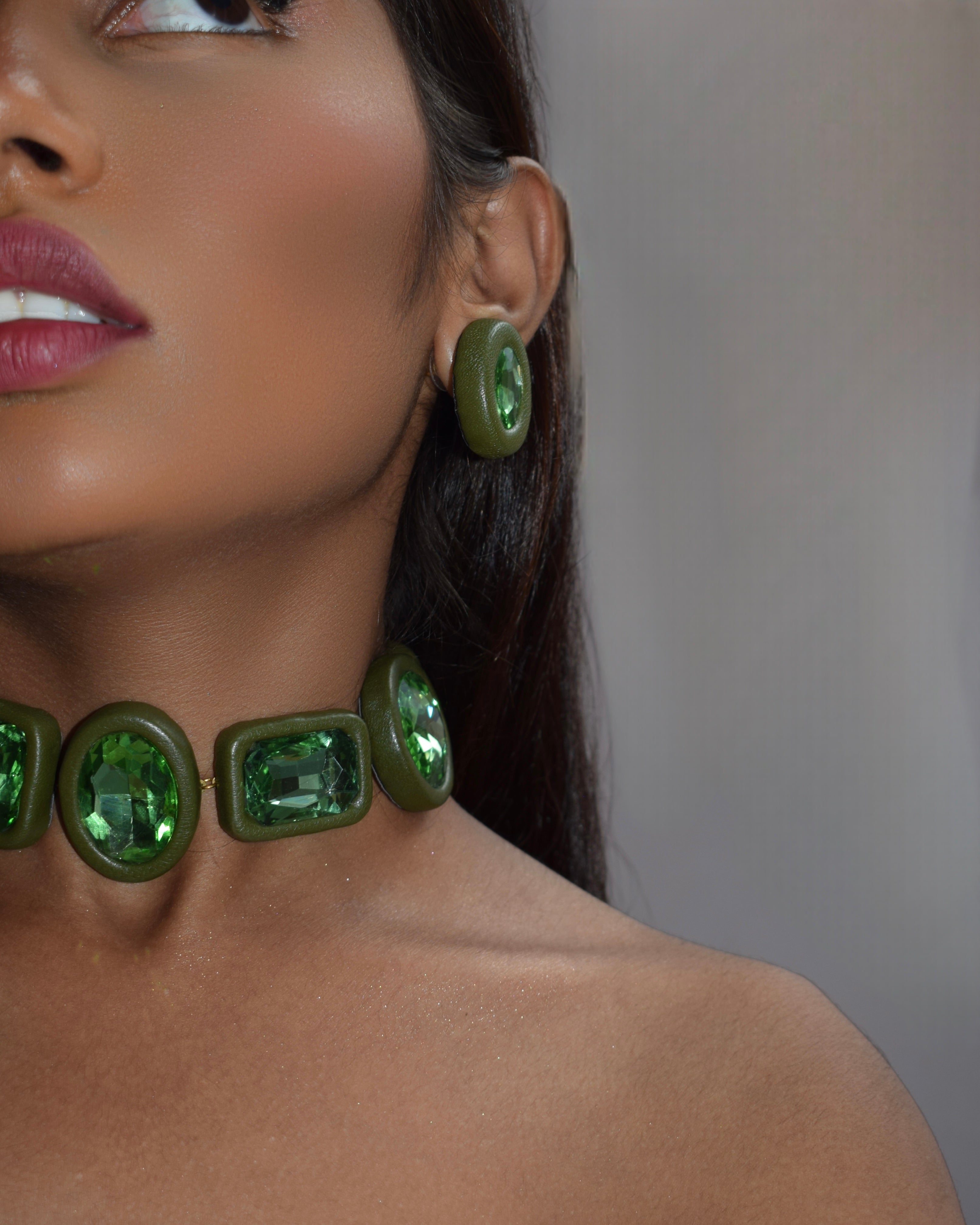 AURORA CHOKER - OLIVE GREEN