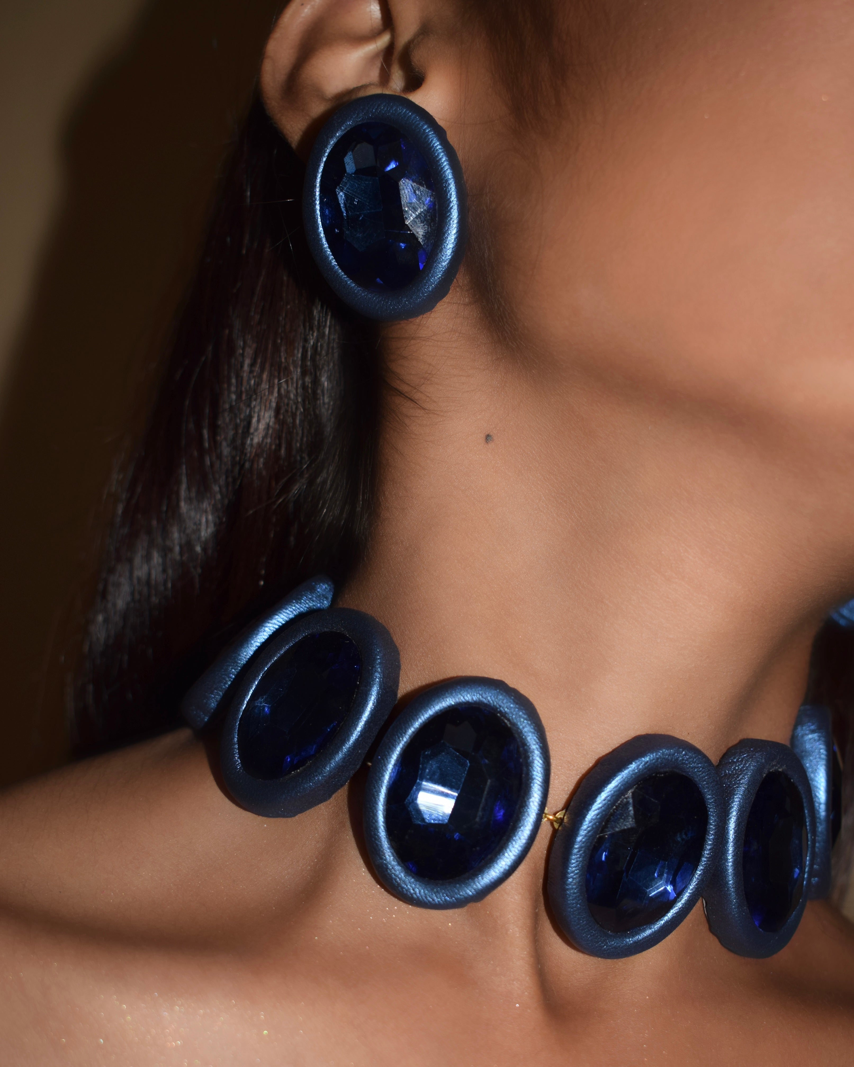 HALO STUDS - METALLIC BLUE