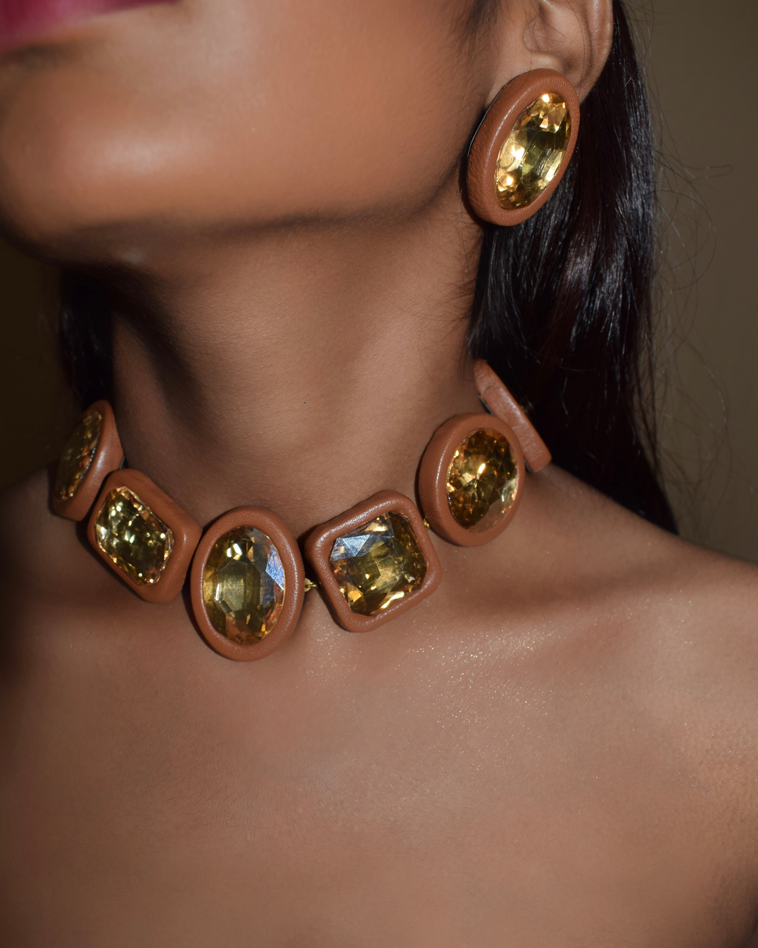 AURORA CHOKER - TAN